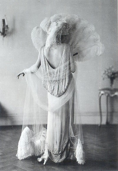 Mens Fashion  1900 1910 on Den Kvinnliga Formens Doktor  F  Rkastade Korsetten  Ca 1910 Tal